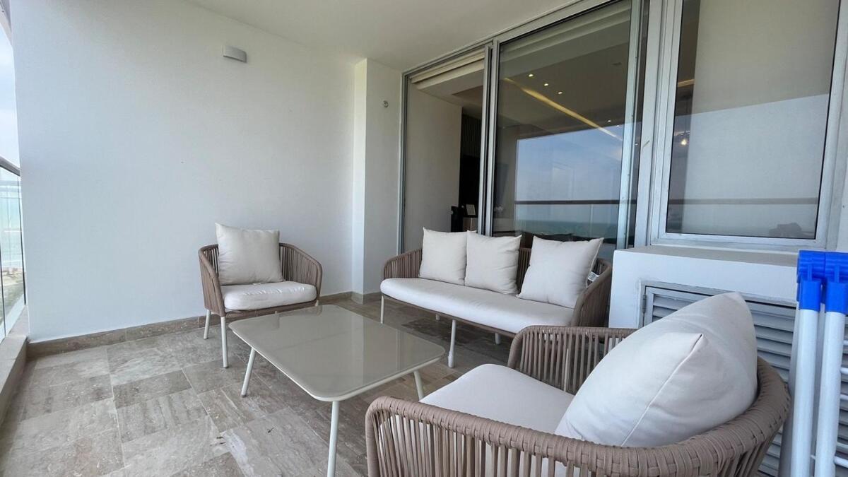 Luxury With A Location And Pool Cartagena