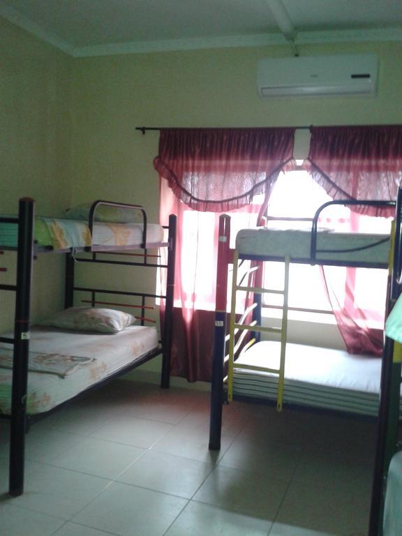 Casa Viena Hostal *