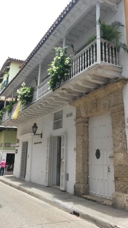 Hotel Casa Mantilla 3-37 *