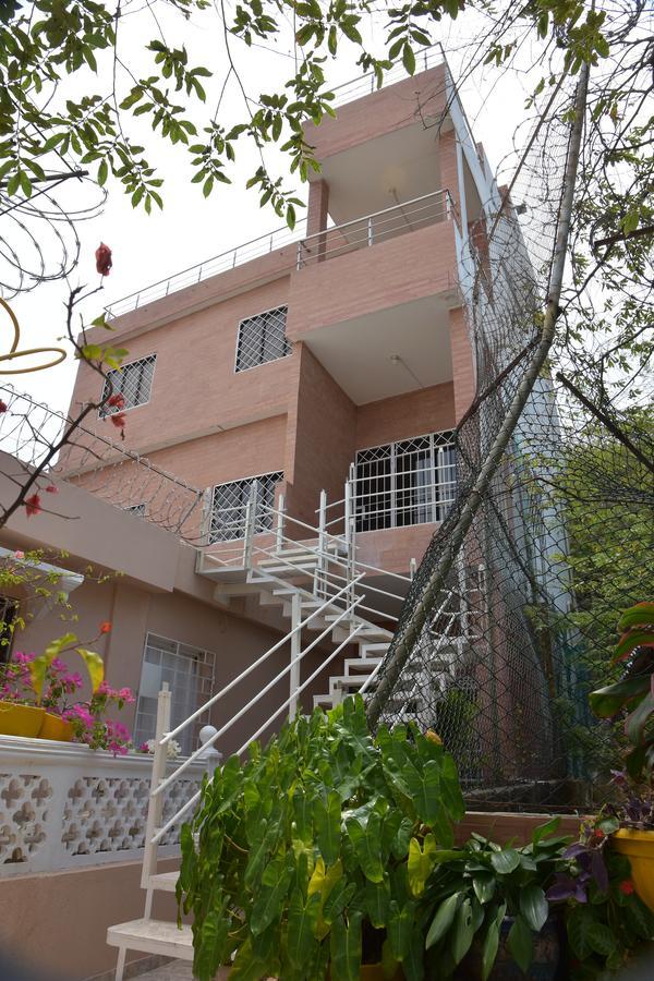 Casa Shalom Pensión *