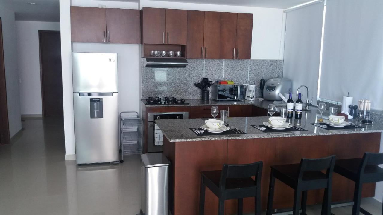 - 1400 Sq. Ft. Apartamento Cartagena