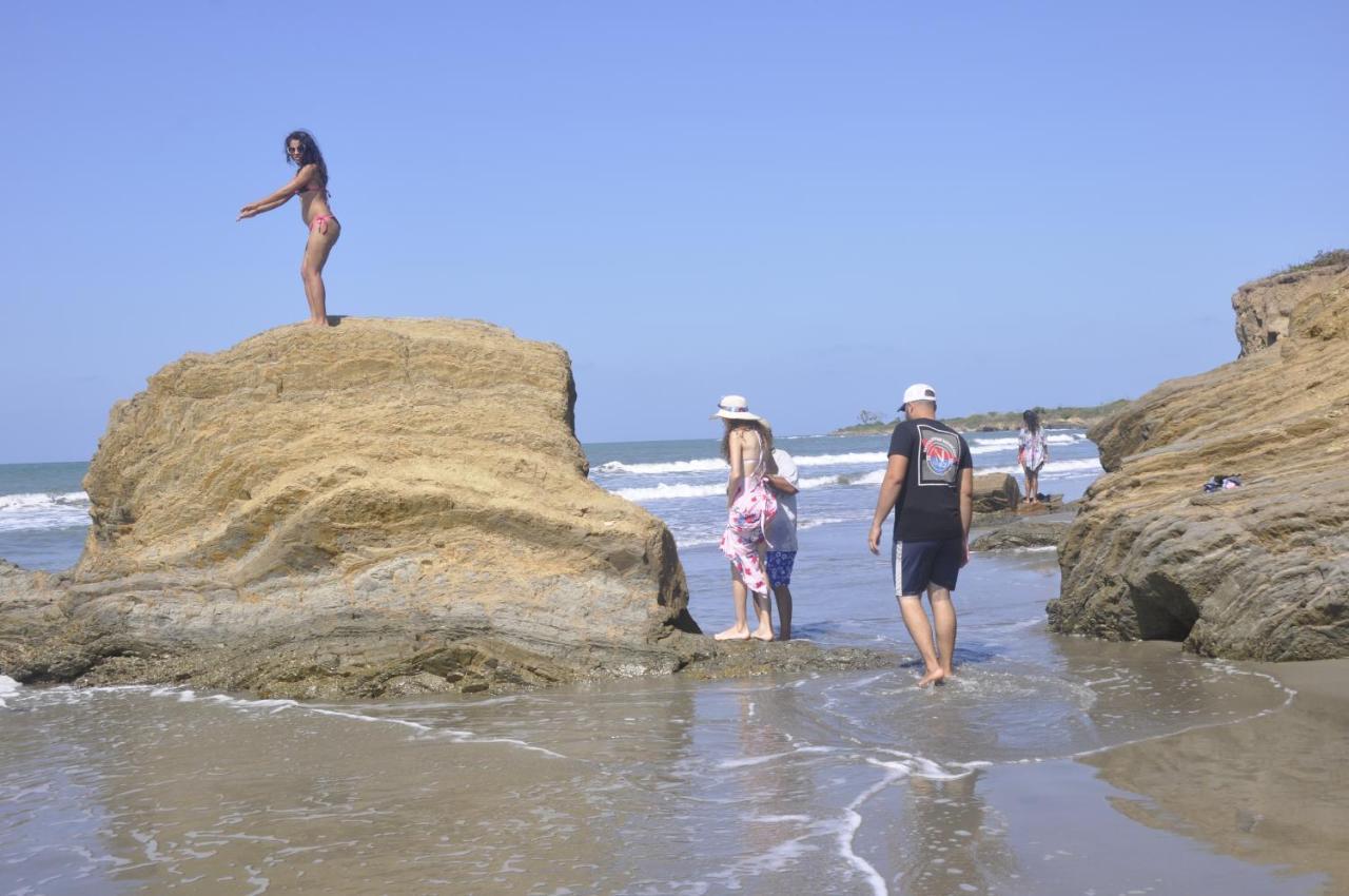 Punta Canoa Hostal