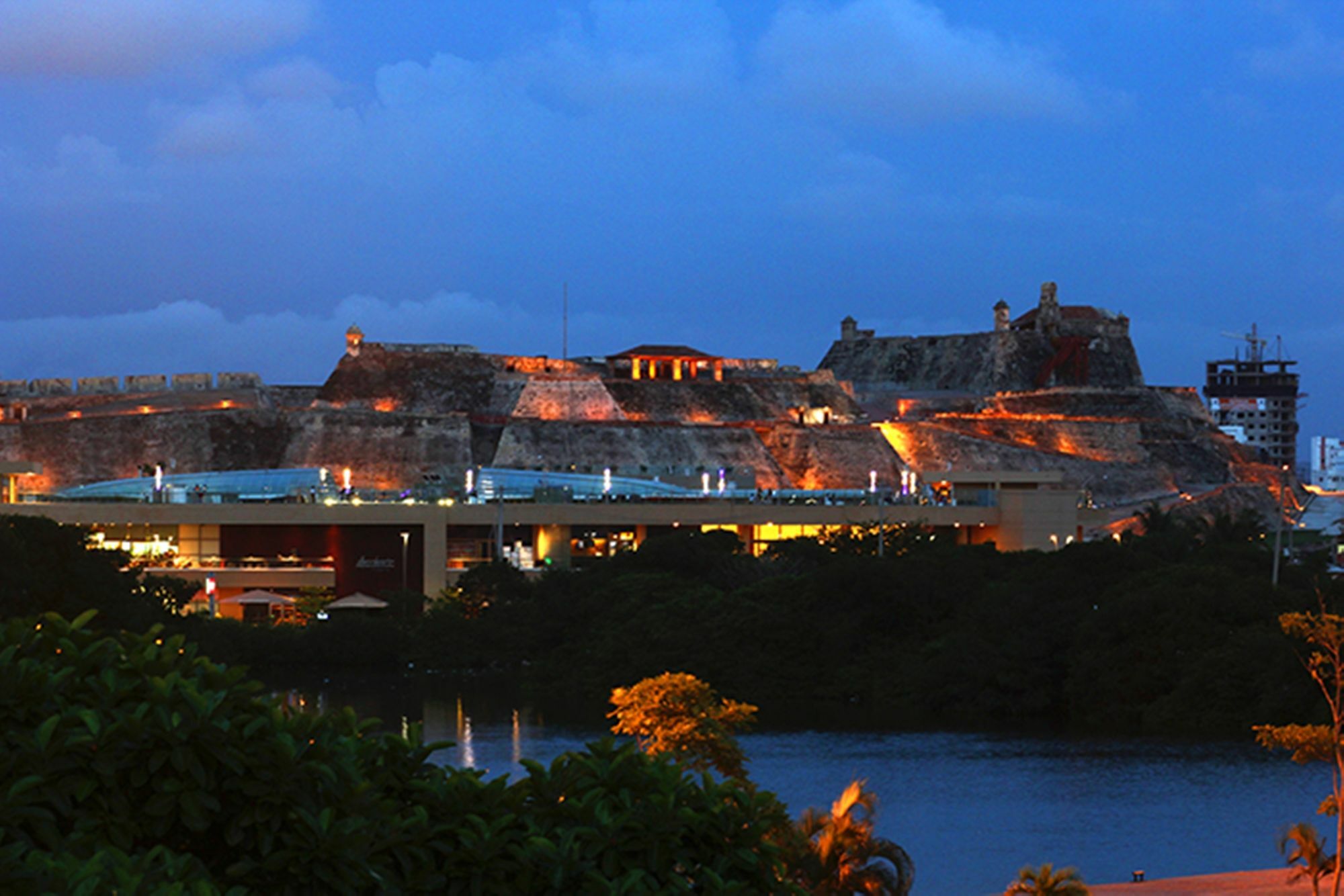 Nautilus Plaza Hotel 4*