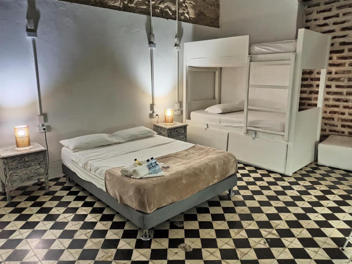 Be Lounge Hostal