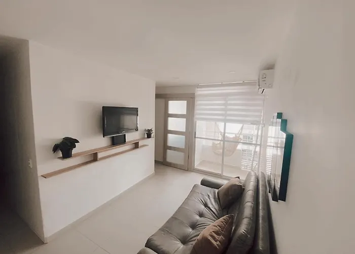 Lovely 2 Bedroom Apartment With Pool And Gym