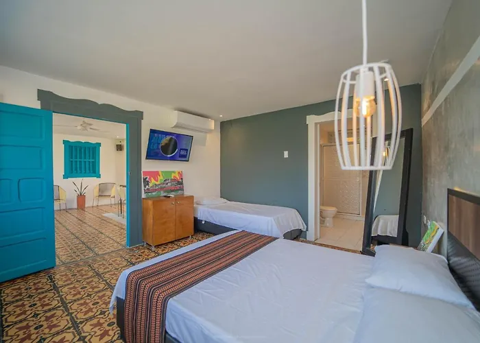 Hostal Barajas House
