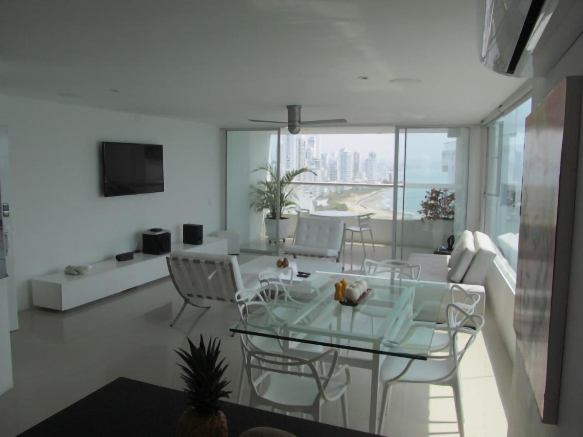 Oceanfront Penthouse Apartment Cartagena