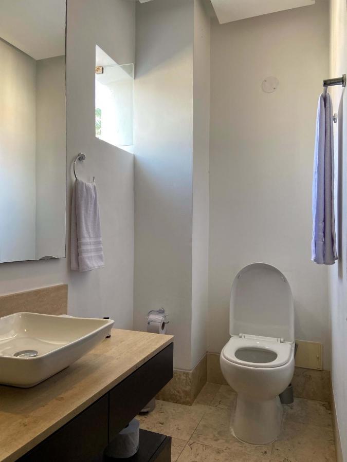 Sophisticated 3br House With Pool And Ac In Ciudad Amurallada Cartagena