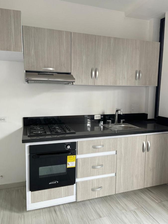 Apartamento Amoblado 3 En Barrio La Campina