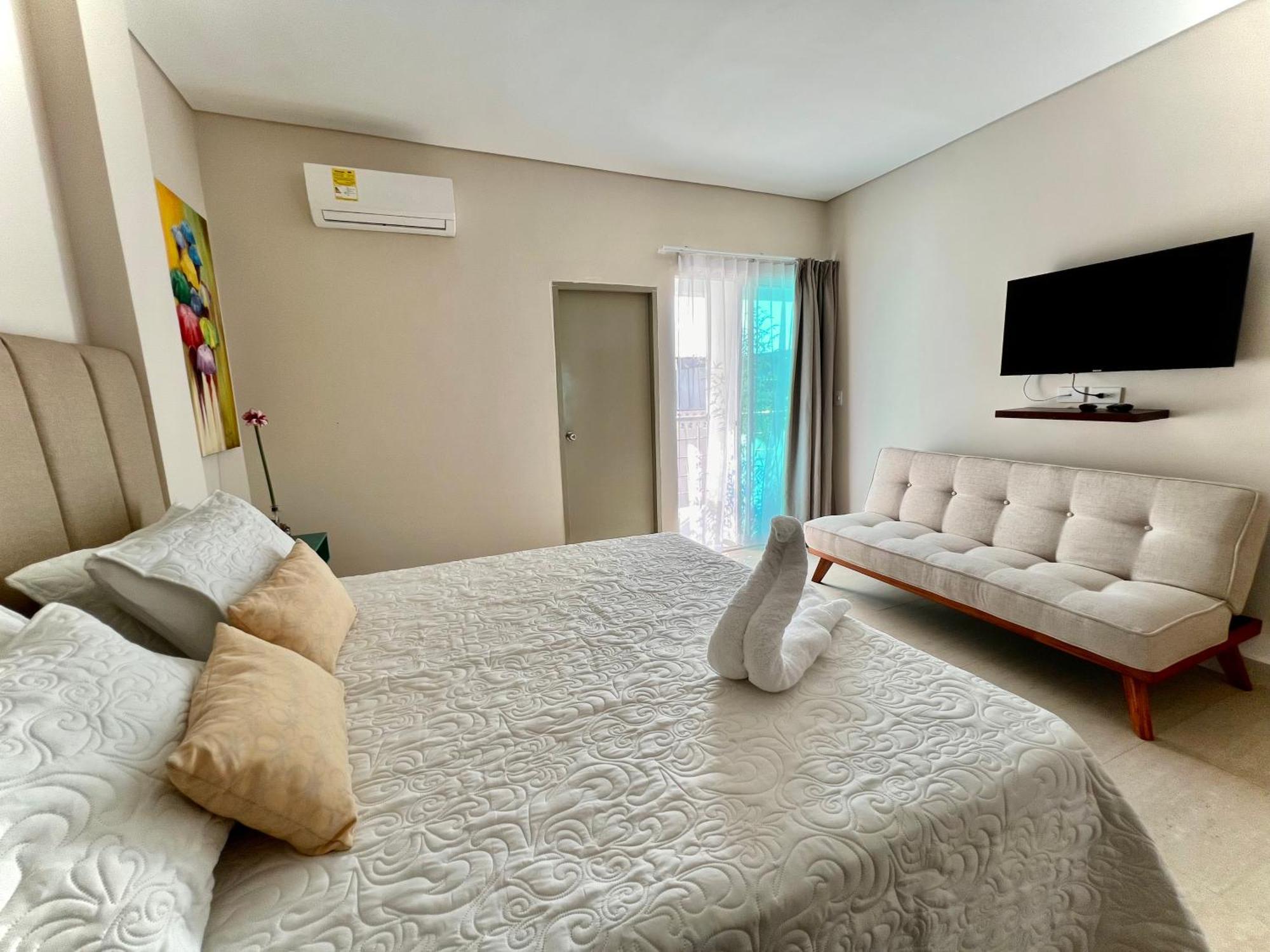 Charme 64 Boutique Hotel 4*