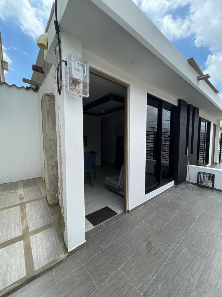 Amoblado 3 En Barrio La Campina Apartamento