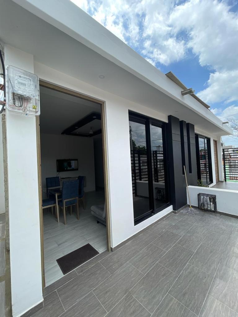 Amoblado 3 En Barrio La Campina Apartamento