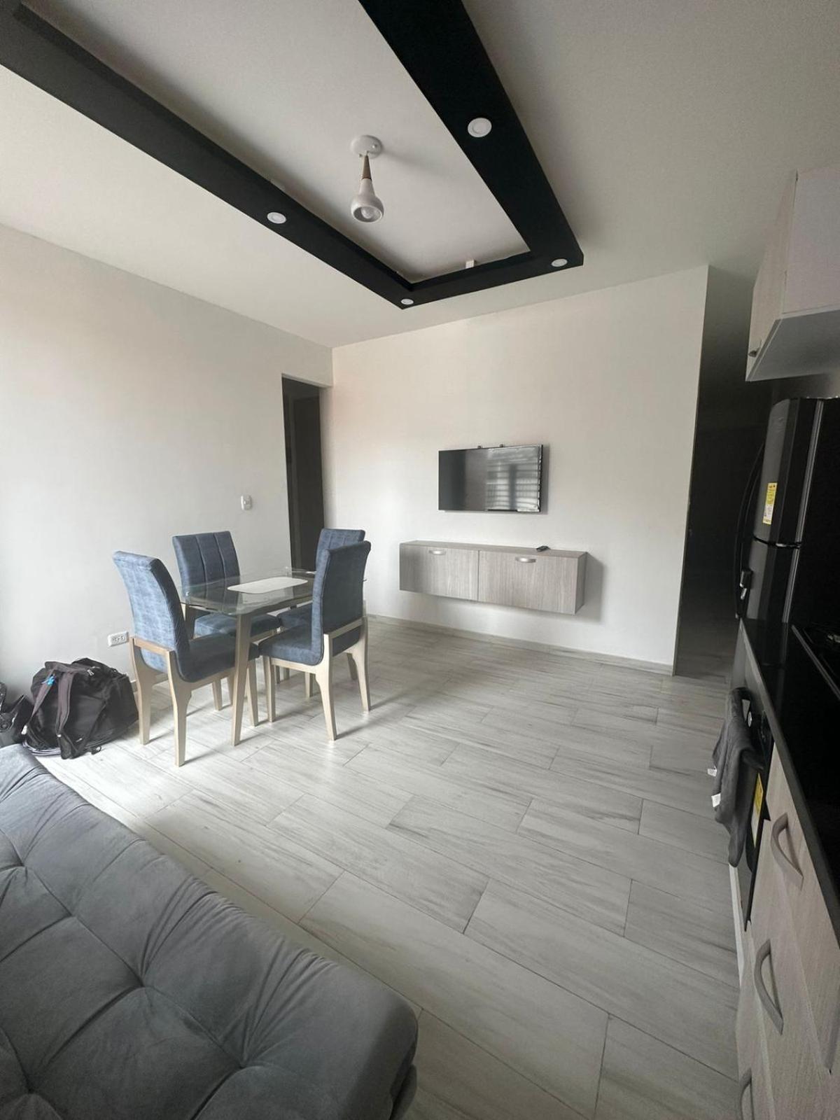 Amoblado 3 En Barrio La Campina Apartamento