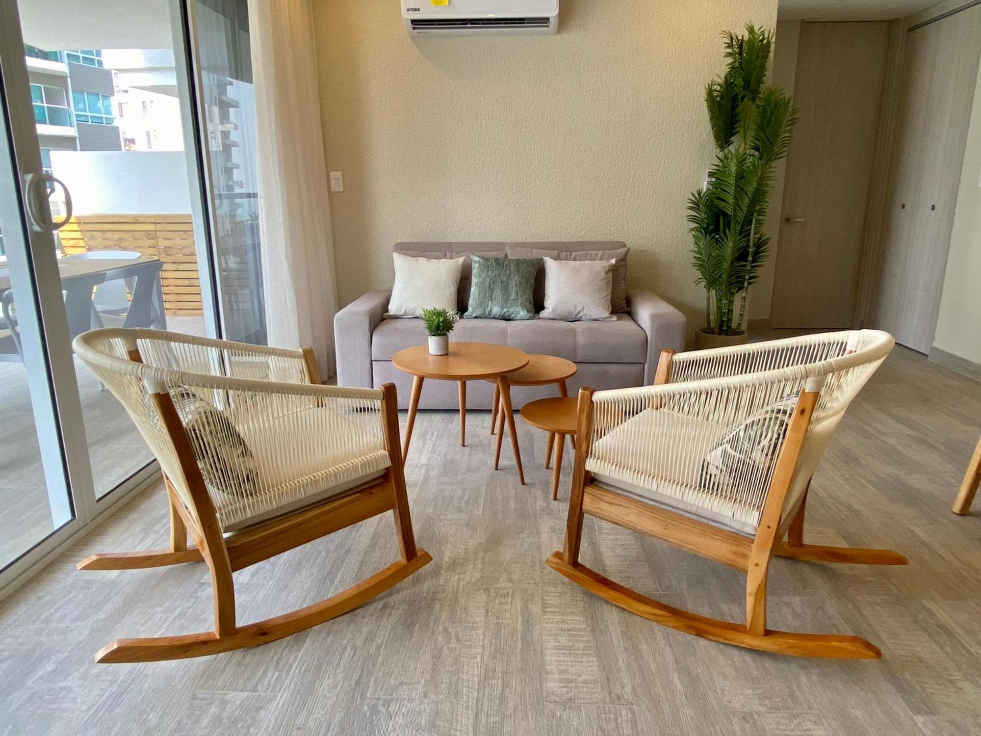 Dominique By Q Apartahotel *
