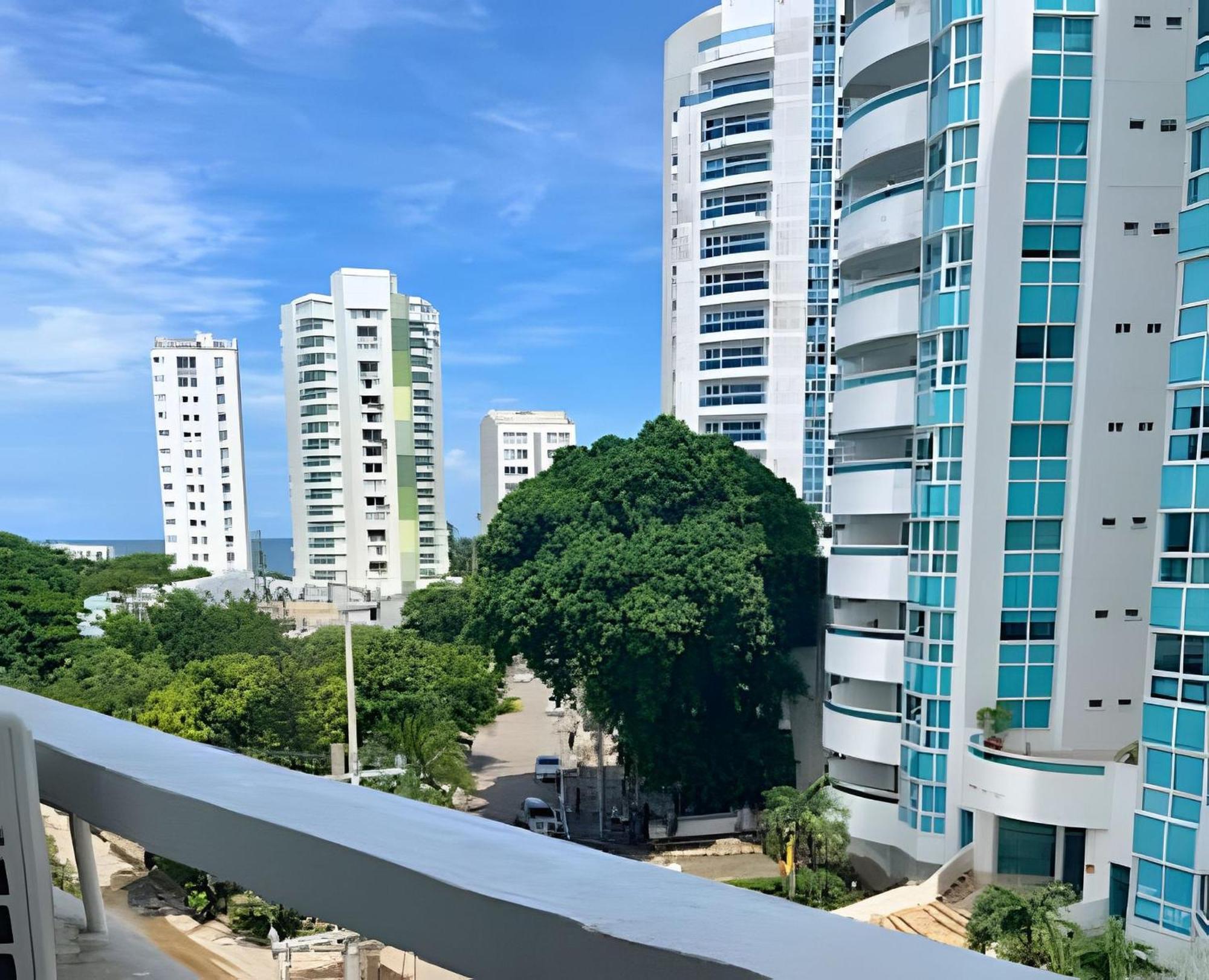 Apartamento Precioso Apto En El Laguito A Pasos De La Playa *