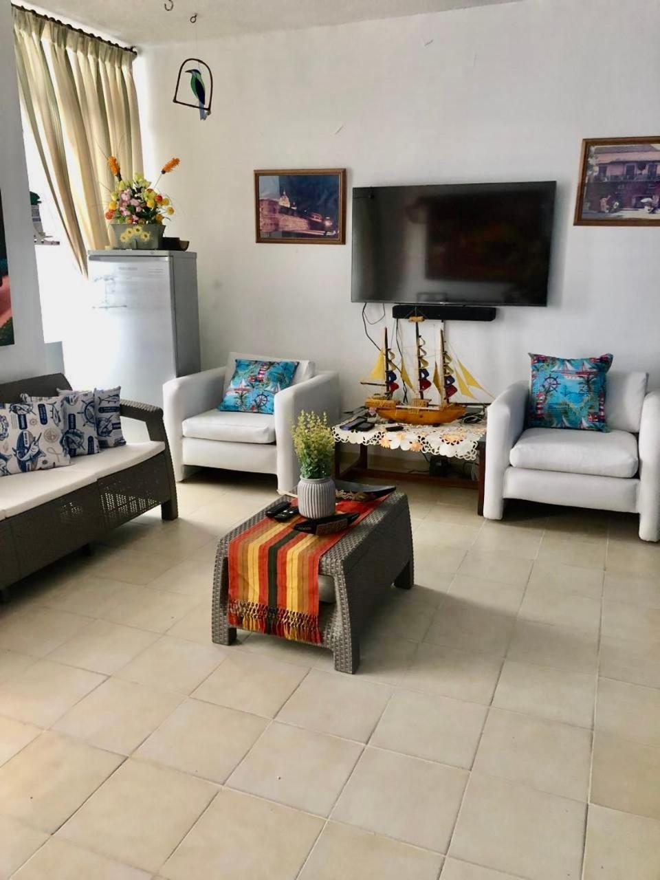 Playa Bocagrande Delfines Apartment *