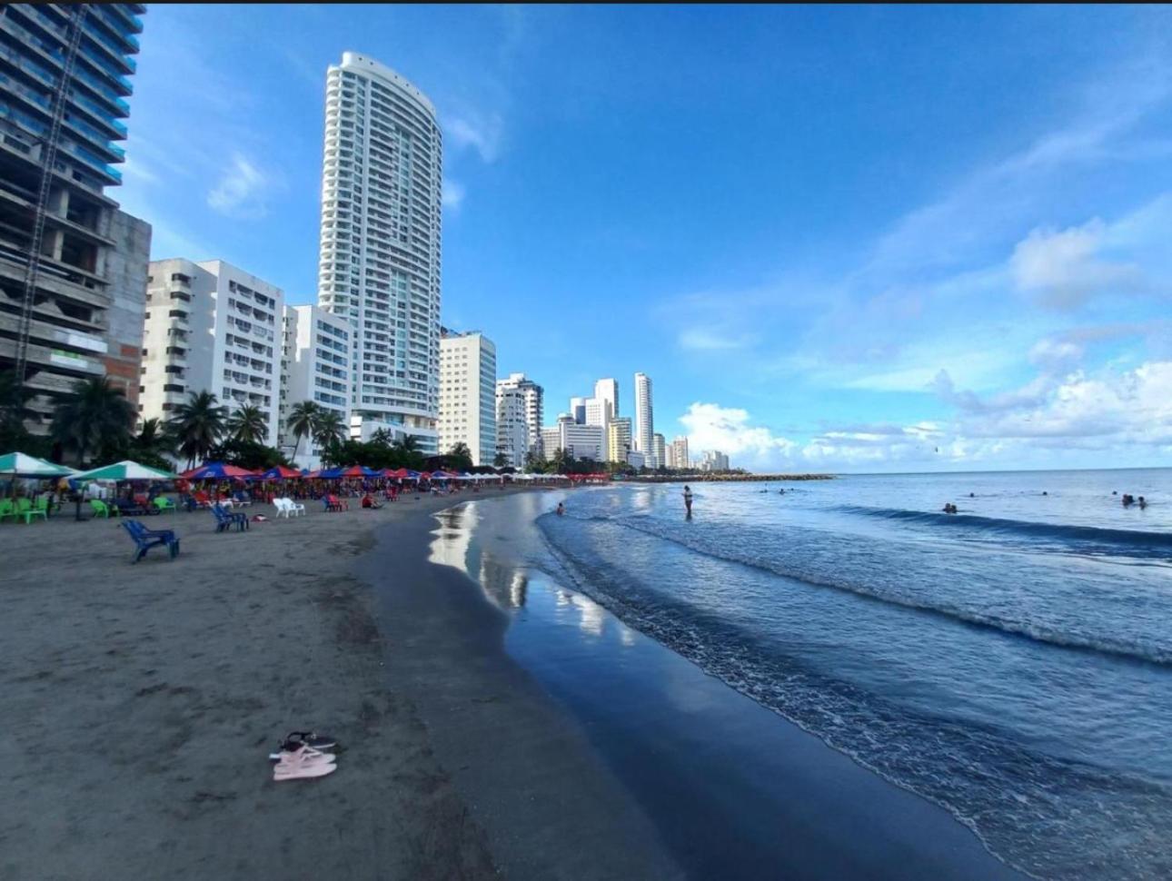 Playa Bocagrande Delfines