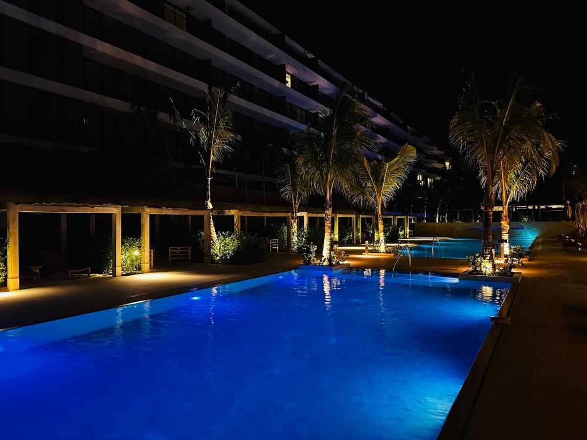 Spectacular Beachfront Apartamento