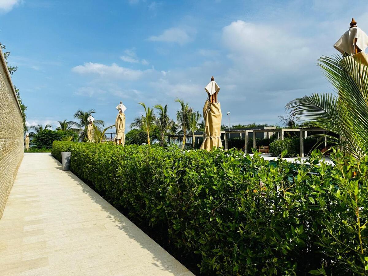 Spectacular Beachfront *