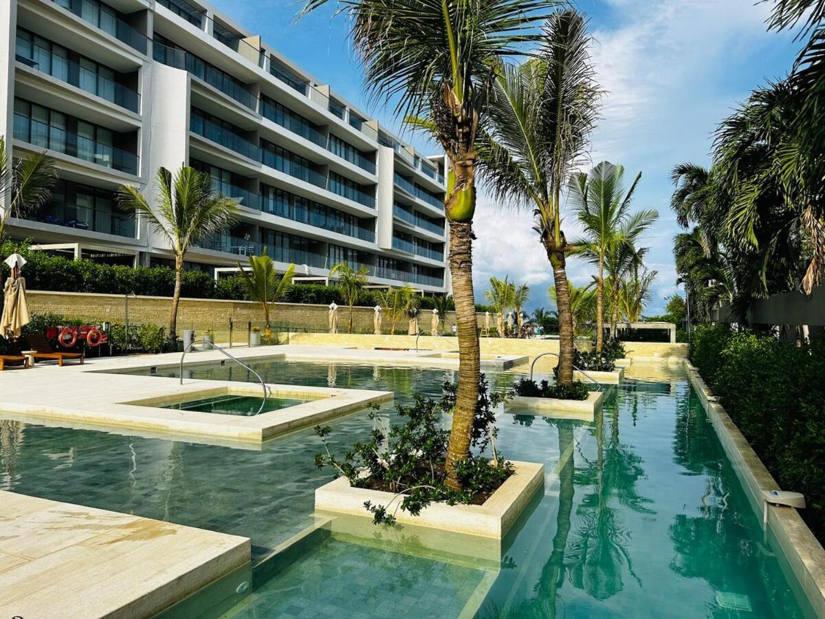 Spectacular Beachfront