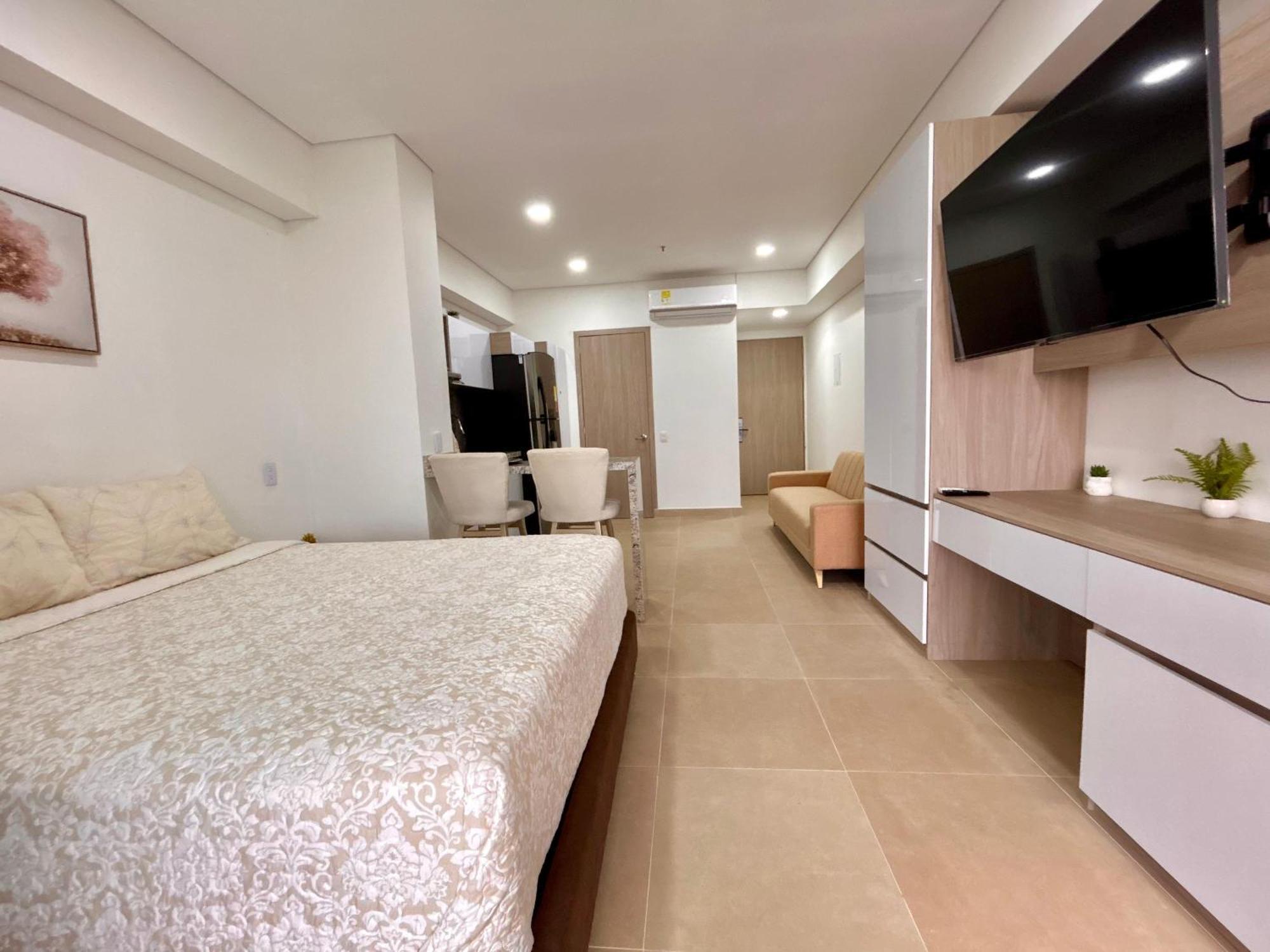 Apartasuit Beach, Barrio Crespo Cerca Del Aeropuerto Apartahotel