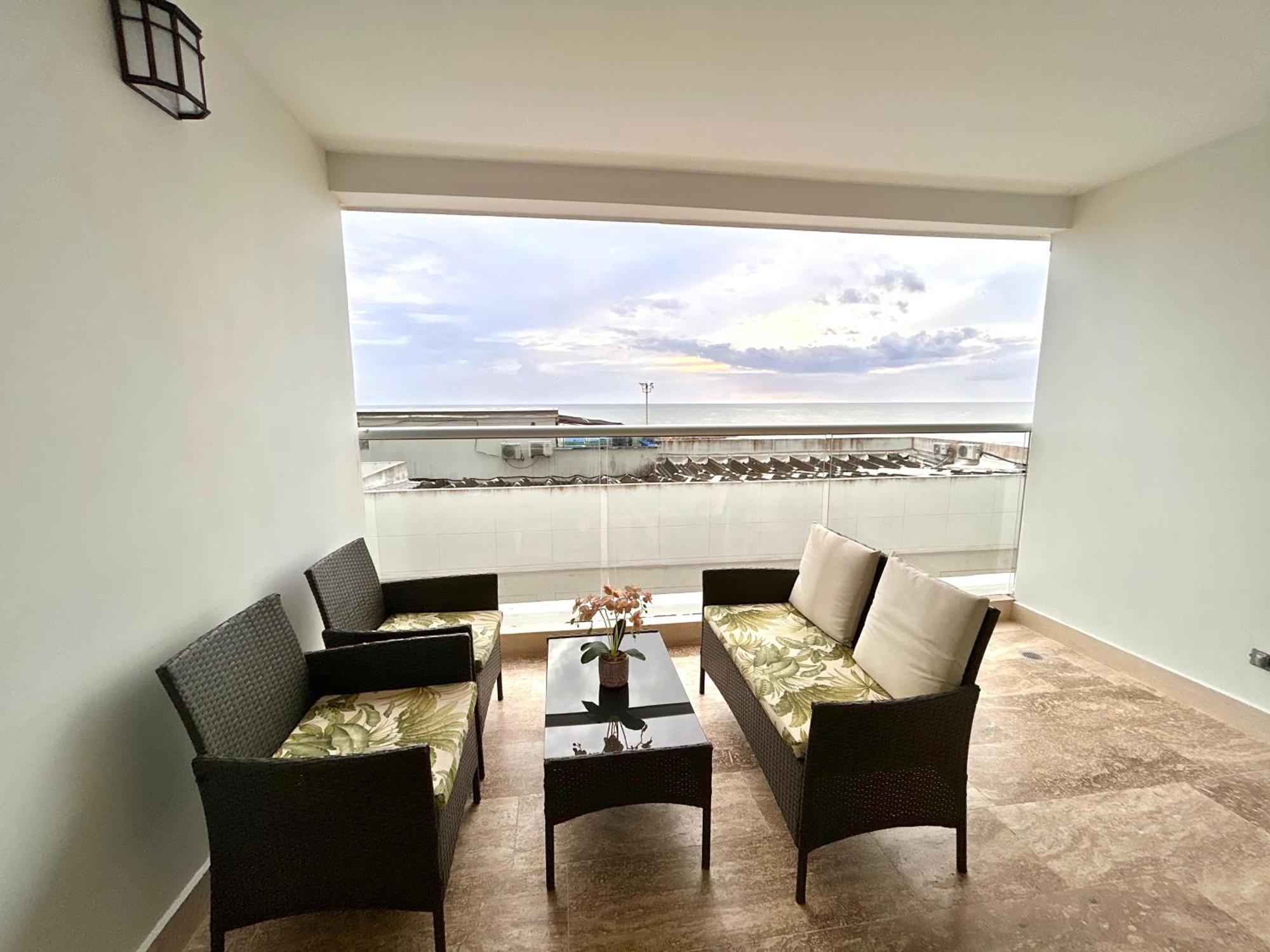 Apartasuit Beach, Barrio Crespo Cerca Del Aeropuerto Apartahotel