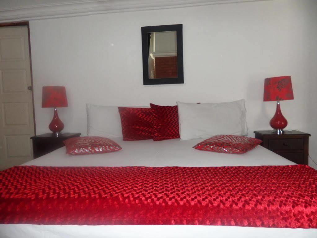 Casa Abril Hotel